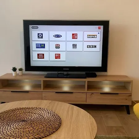 Apartment Lumineux Et Cosy, Avec Parking, 2 Mn Gare, 2mn Muse, 5mn Centre Metz